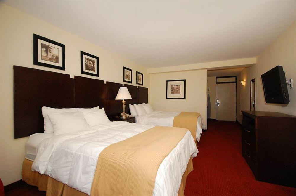 Magnuson Hotel Nashville North Гудлеттсвілл Екстер'єр фото